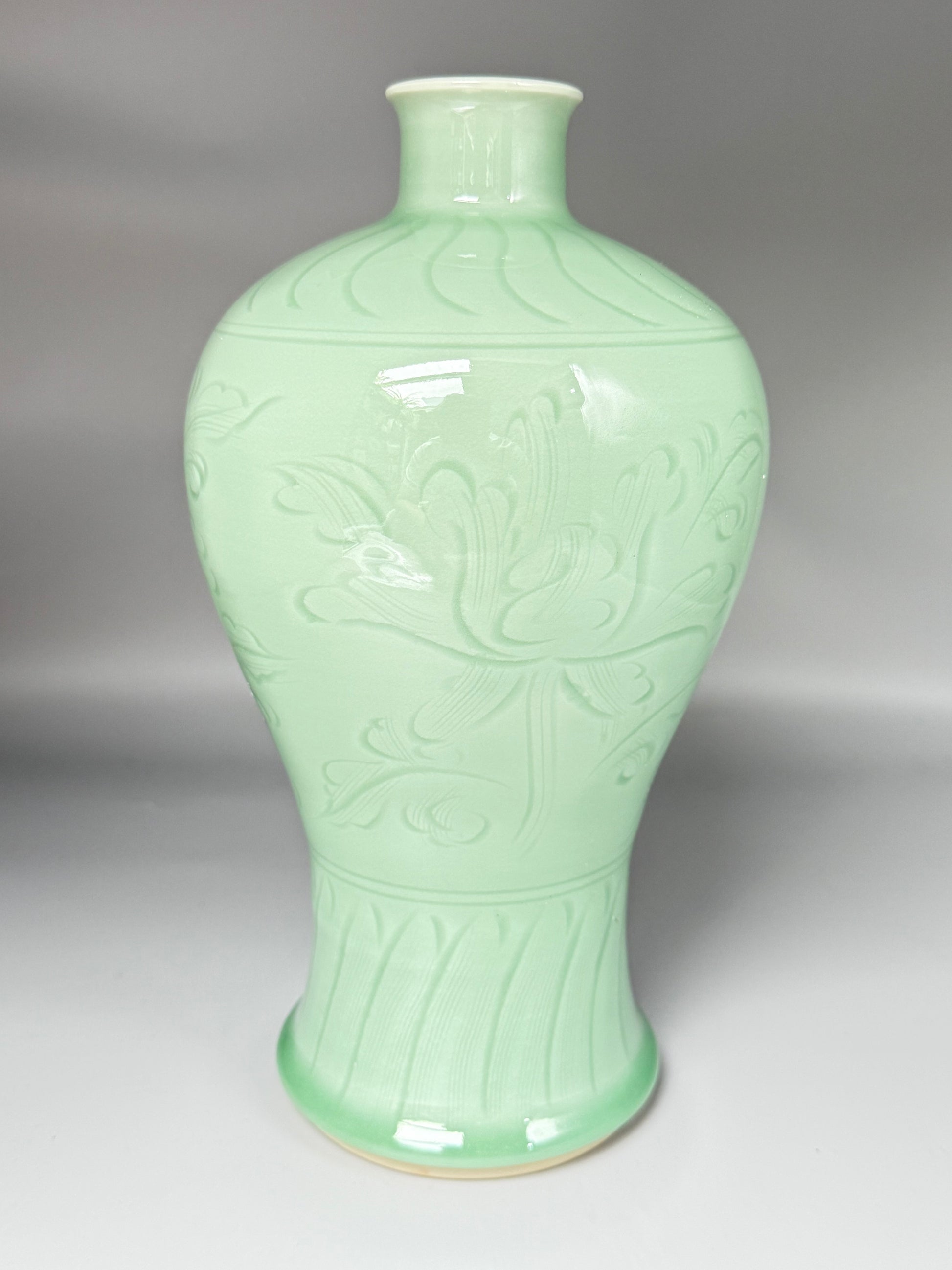 Prunus Vase, Longquan Celadon (Di Kiln), Zhou Xiaoping